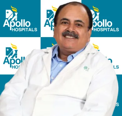 الدكتور نيراج فيرما، طبيب أسنان في مستشفيات أبولو